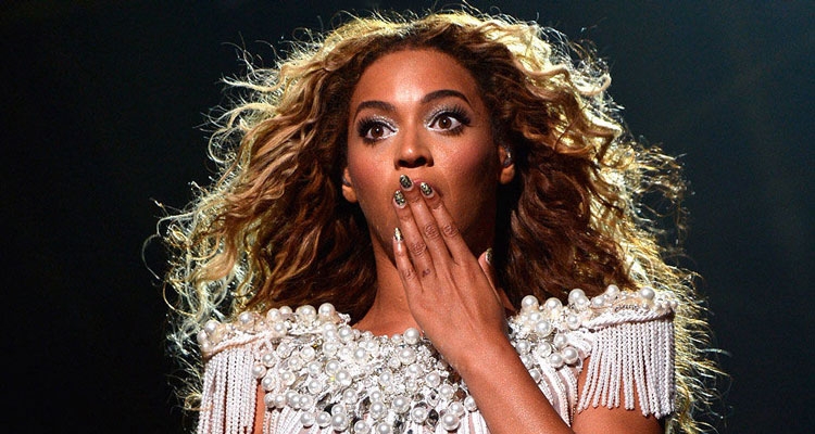 Beyonce zbulon për herë të parë binjakët dhe konfirmon emrat! [FOTO]