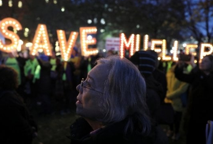 Protesta në SHBA në mbrojtje të Mueller: Të vazhdojë hetimi për Russiagate