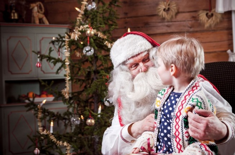 Santa Klausi mysliman dhe djali i vogël nga Londra, një histori miqësie për t'u vlerësuar![FOTO]