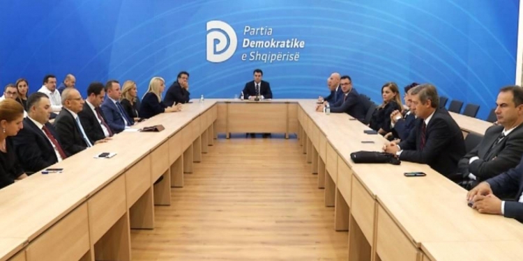 Pas zgjedhjes së Gramoz Ruçit si kryetar të parlamentit, Basha mbledh me urgjencë grupin e PD
