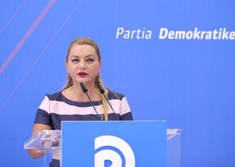 Albana Vokshi dënon ndalimin e aktivistes të PD-së në Morinë