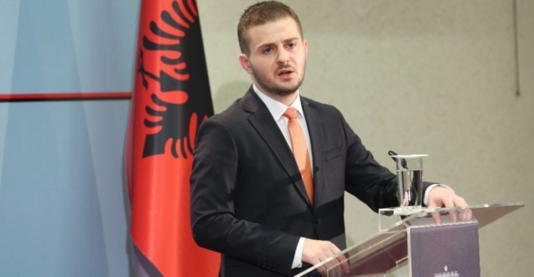 Ministri Cakaj jep lajmin e mirë për patentat shqiptare në Itali