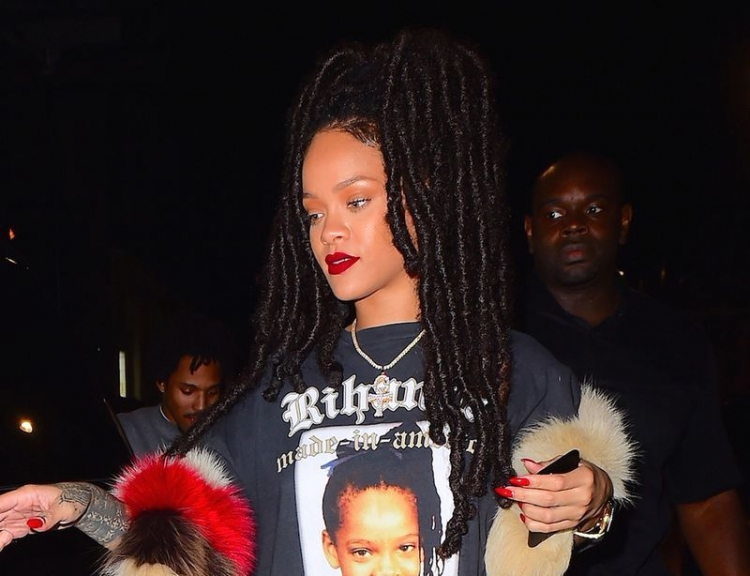 Rihanna përvëluese në rrugët e New York [FOTO]