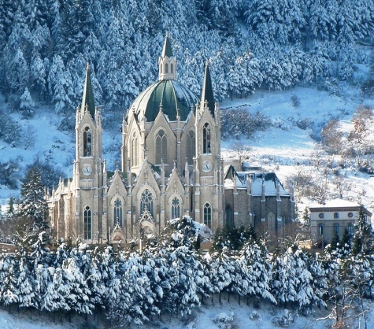 Kështjella magjike e Frozen ekziston në Itali, ja cilat janë legjendat rreth saj [FOTO]