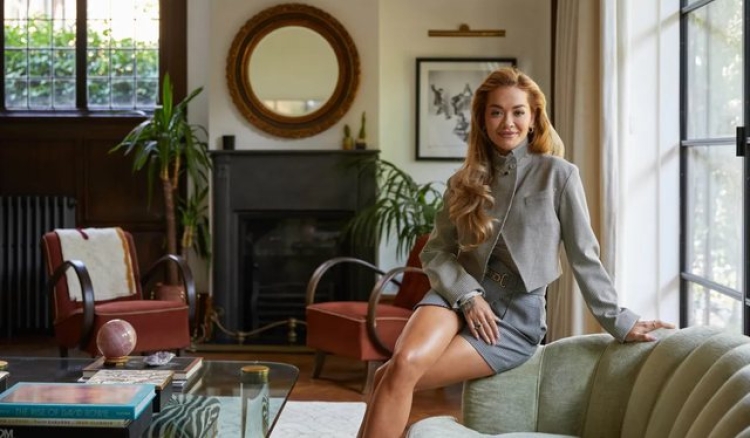 WOW! Rita Ora hap dyert, pamjet nga shtëpia e saj e epokës viktoriane