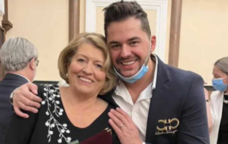 Pas spekulimeve në rrjet, nëna e Shpat Kasapit bën mesazhin prekës: Na lini ta…