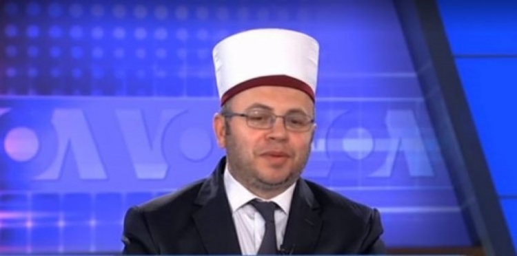 Kreu i Komunitetit Mysliman komenton dorëzimin e 6 'gylenistëve' : Nëse Turqia i bën presion Tiranës...[VIDEO]