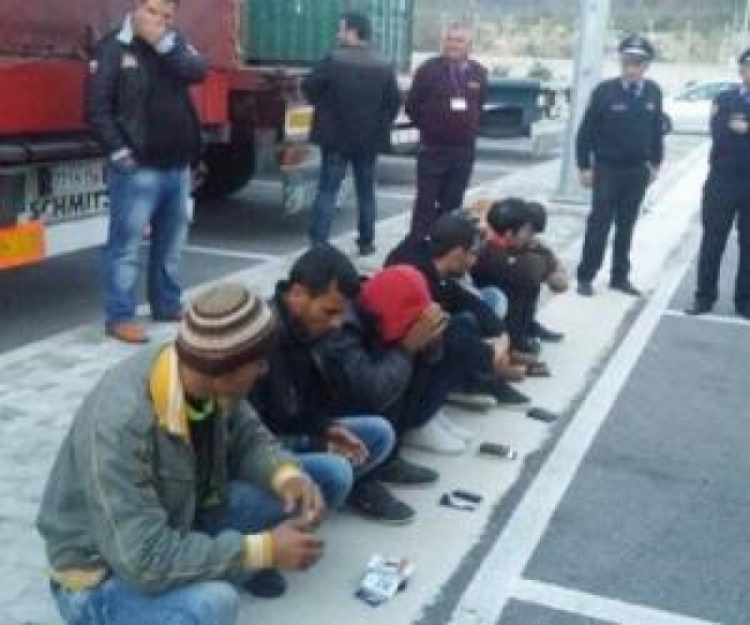 Kapen 16 emigrantë të paligjshëm në Kapshticë