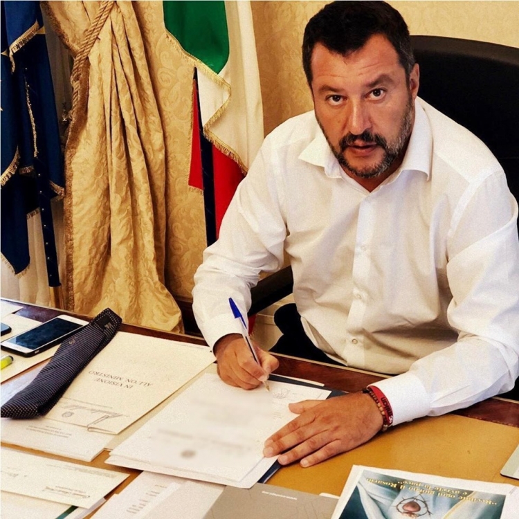 Mateo Salvini dëbon shtetasin kosovar nga Italia: ‘’Larg ju që dëshironi të sillni luftë’’