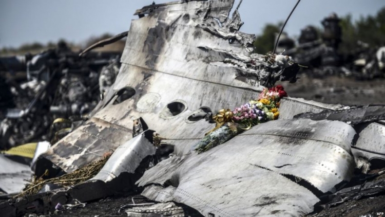 Gjenden kutitë e zeza të aeroplanit të rrëzuar në Iran