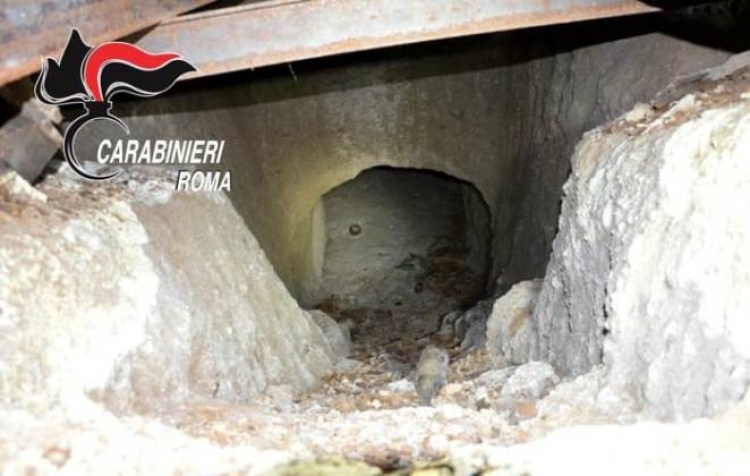 Shqiptari peng brenda bunkerit në Itali… [FOTO]