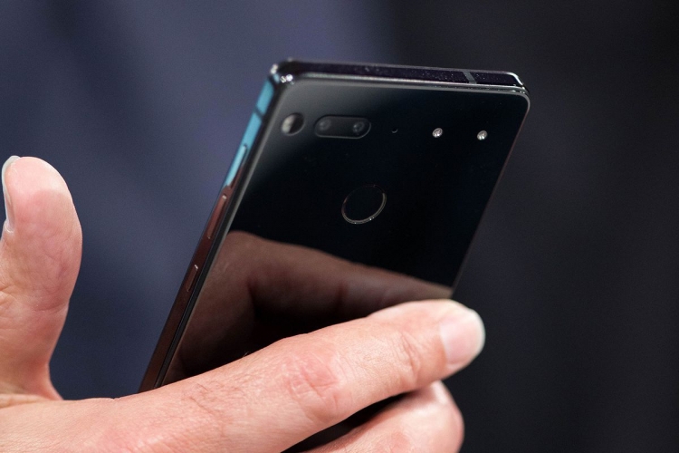 Lamtumirë Essential phone