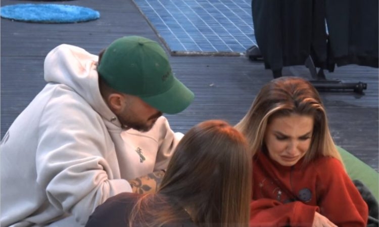 Çfarë ndodhi, ndikon Donaldi?! Beatrix shpërthen në lot: Dua të iki nga shtëpia, s’duroj më…