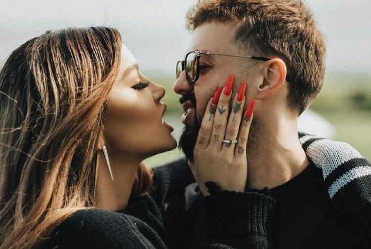 Është ndarë nga DJ GEEK? Ky DETAJ nga ditëlindja e Dafinës i tregon të gjitha