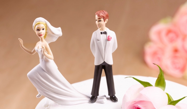 Jeni ende beqarë? Këto janë 5 arsyet pse nuk duhet të martoheni!