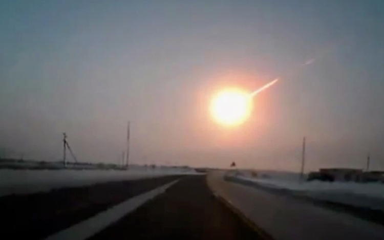 Një meteor 1500 ton shpërtheu mbi Tokë dhe askush nuk e vuri re [FOTO]