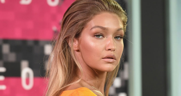 Pozon me perçe, Gigi Hadid sulmohet nga komentuesit e tërbuar [FOTO]