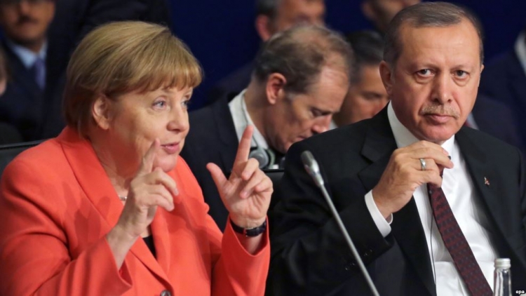 Merkel “kërcënon” Erdoganin: “Lironi gjermanët e arrestuar ose do të marrim masa”