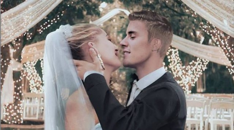 Ndryshe nga çfarë kemi parë e dëgjuar, Justin Bieber ftoi ish të dashurën në dasmën e tij! [FOTO]