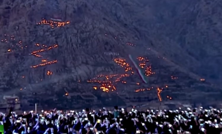 Novruzi, kurdët festojnë me pishtarë [VIDEO]