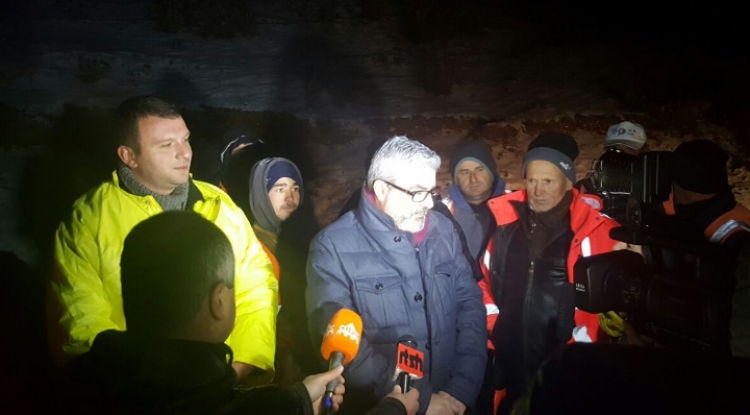 Bora në Jug të vendit, ministri Dervishaj inspekton aksin Gjirokastër-Sarandë [FOTO]