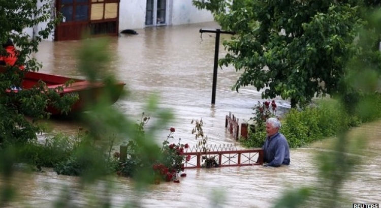 Përmbytjet: 3100 shqiptarë braktisën shtëpinë në 2016