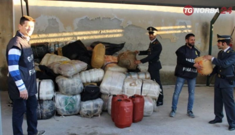 Itali. Sekuestrohen 1.8 ton drogë, arrestohen katër persona