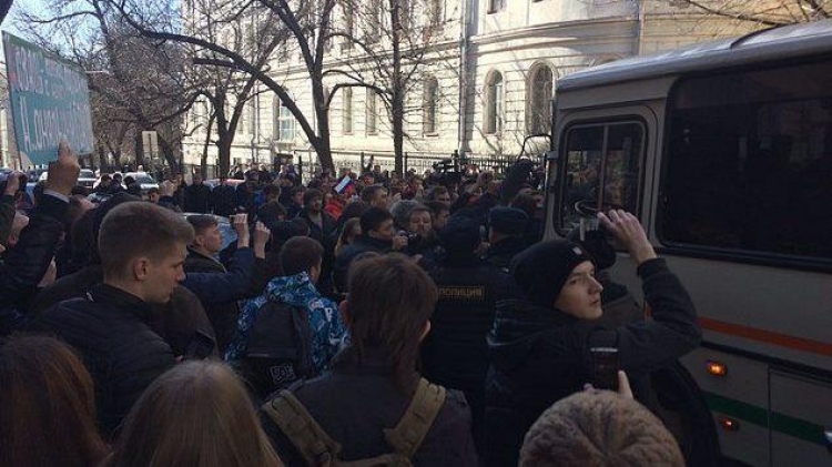 Arrestohet gjatë protestës lideri i opozitës