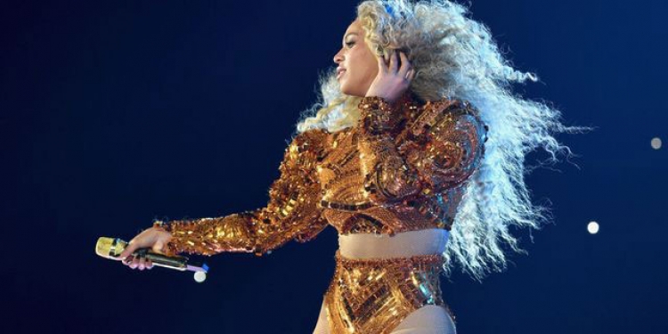 Beyonce teshtin në koncert, ja si reagojnë fansat  [FOTO/ VIDEO]