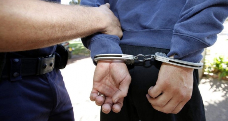 Tentoi të vrasë të riun tek Unaza e Re, kapet 22-vjeçari