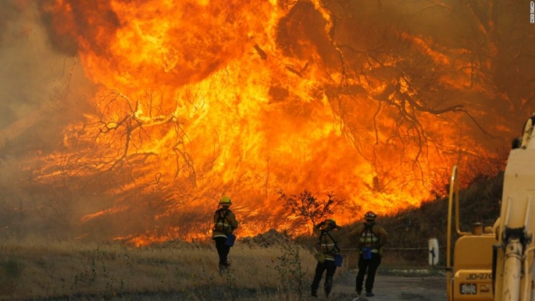 Kaliforni: Nga zjarret “katastrofale”, 670 të zhdukur dhe dhjetëra viktima