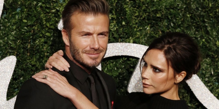 Shumë dashuri në familjen Beckham: David dhe Victoria urojnë nënat e tyre