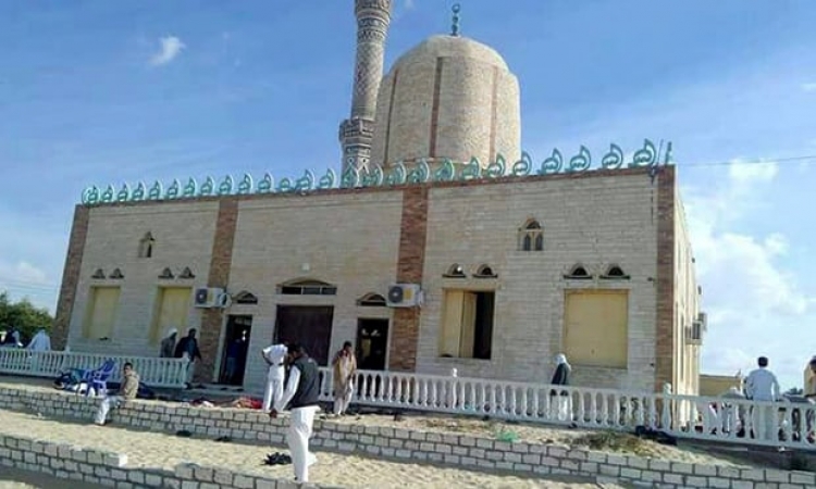 Sulm me bombë në një xhami në Egjipt, vdesin 85 persona