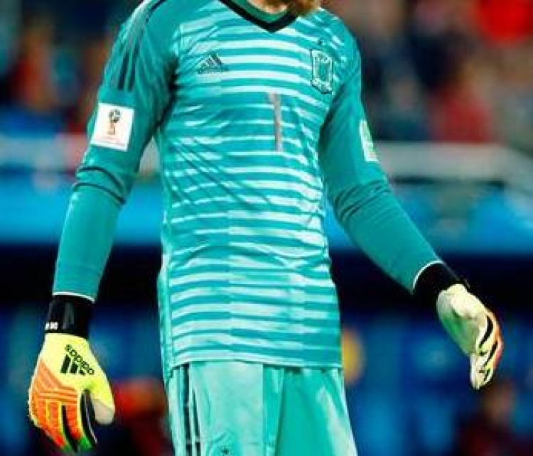 Skuadrat e mëdha kërkojnë shërbimet e tij, ai del portieri me i dobët