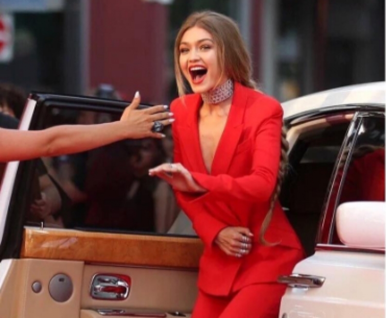 Gigi Hadid nuk e përmban dot lumturinë, ndihet e bekuar [FOTO]