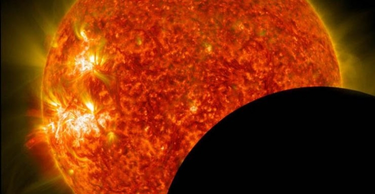 Eklipsi i parë i plotë diellor në 99 vite, ja kur do të ndodhë...