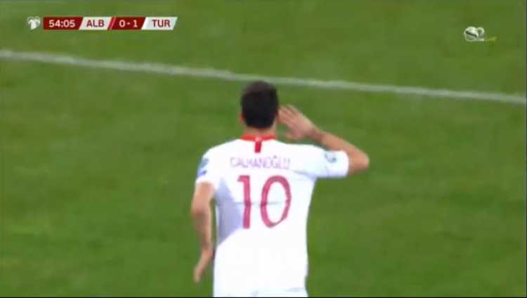 Ndeshja Shqipëri-Turqi, shënohet goli i dytë nga turqit. Çalhanoglu dyfishon shifrat
