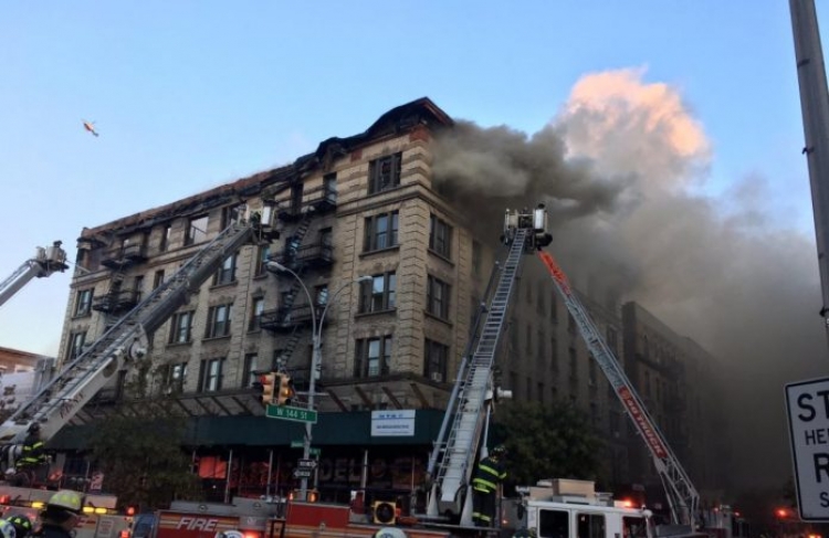 Zjarr masiv në një ndërtesë 7-katëshe në New York, raportohet për 5 të plagosur