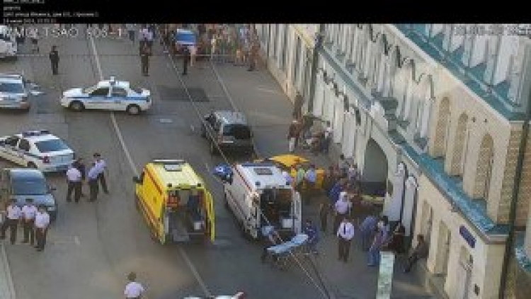 Moskë, taksia futet mes turmës, plagosen 7 tifozë meksikanë, ndalohet shoferi