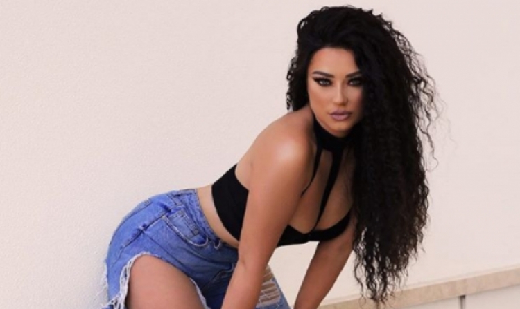 Ronela Hajati ''çmend'' rrjetin me foton TOPLESS, por merr vendimin drastik, shihni çfarë ka bërë! [FOTO]