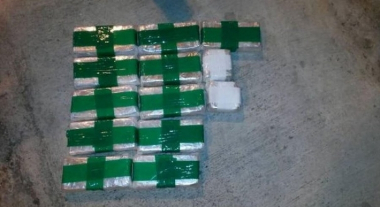 Greqi, me 6.5 kilogramë heroinë në makinë, arrestohen dy shtetas të huaj të moshës 41 dhe 48 vjeç