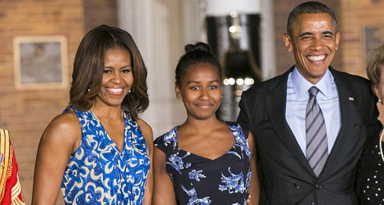 “Kemi jetuar në një gënjeshtër”! Twitter zbulon emrin e vërtetë të vajzës së Barack Obama! [FOTO]