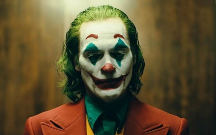 Për të gjithë që mezi po e prisnin, publikohet traileri i ri i filmit 'Joker'!
