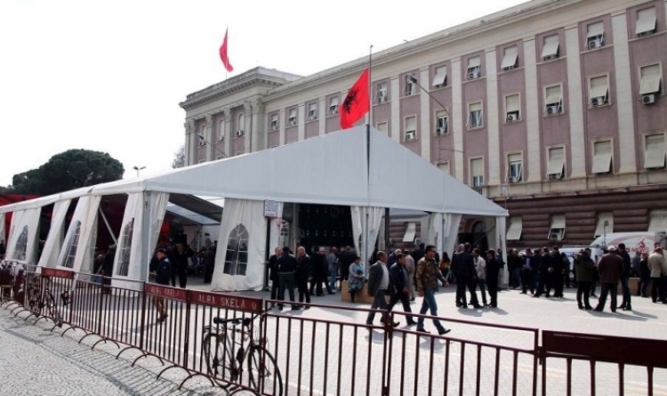 Protesta e PD: Rrugët që do të bllokohen nesër në gjithë Shqipërinë [FOTO]