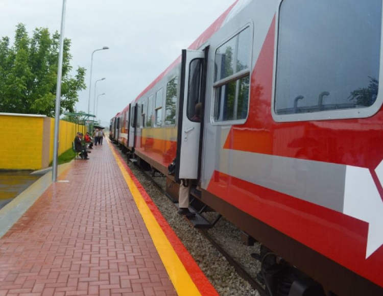 Treni i ri në linjën Tiranë-Durrës, sa do të kushtojë bileta