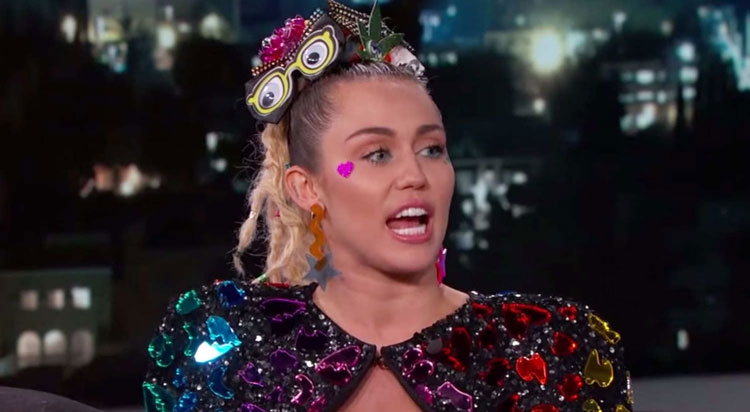 Miley Cyrus “vjell vrer” mbi Disney: Më shfrytëzuan dhe më shkatërruan tek 