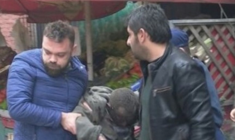 Tiranë, shpërthim i fuqishëm tek një dyqan celularësh, plagoset rëndë pronari 34-vjeçar