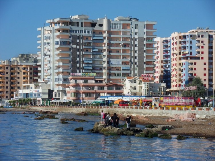 Hotelet nuk kanë kapacitet të përballojnë fluksin e turistëve