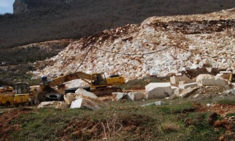 Banorët e fshatit Milan në Shkodër në protesta kundër ndërtimit të gurores: 