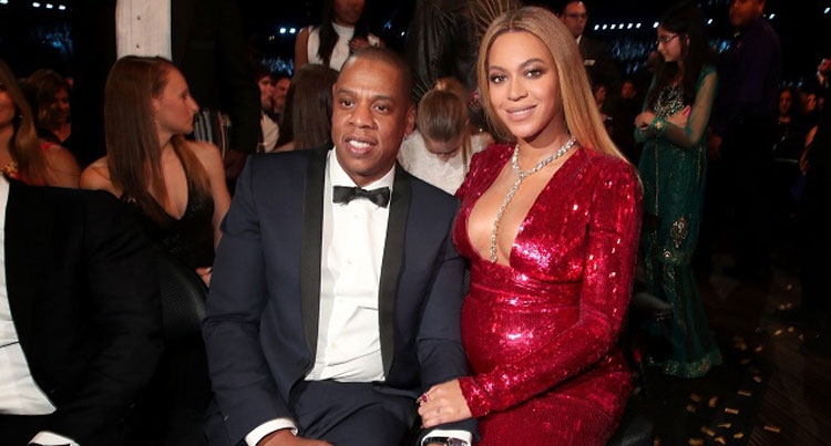 Shfaqet foto e parë e Jay Z pasi Beyonce lindi binjakët...dhe është shumë e veçantë!  [FOTO]